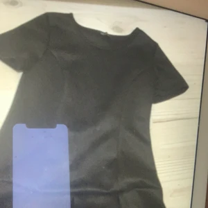 Klänning  - Älskar men behöver pengar