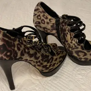 (NY) Scorett läder leopard heels peep toe - 37