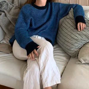 Blå stickad tröja  - Säljer min blå stickade tröja från weekday! Oversized, 200kr💙