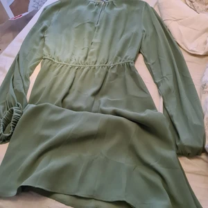 Klänning  - Helt ny