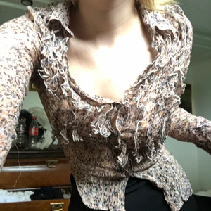 Retro blus - Skitsnygg vintage blus, 70s vibes! Tunnt & bekvämt material