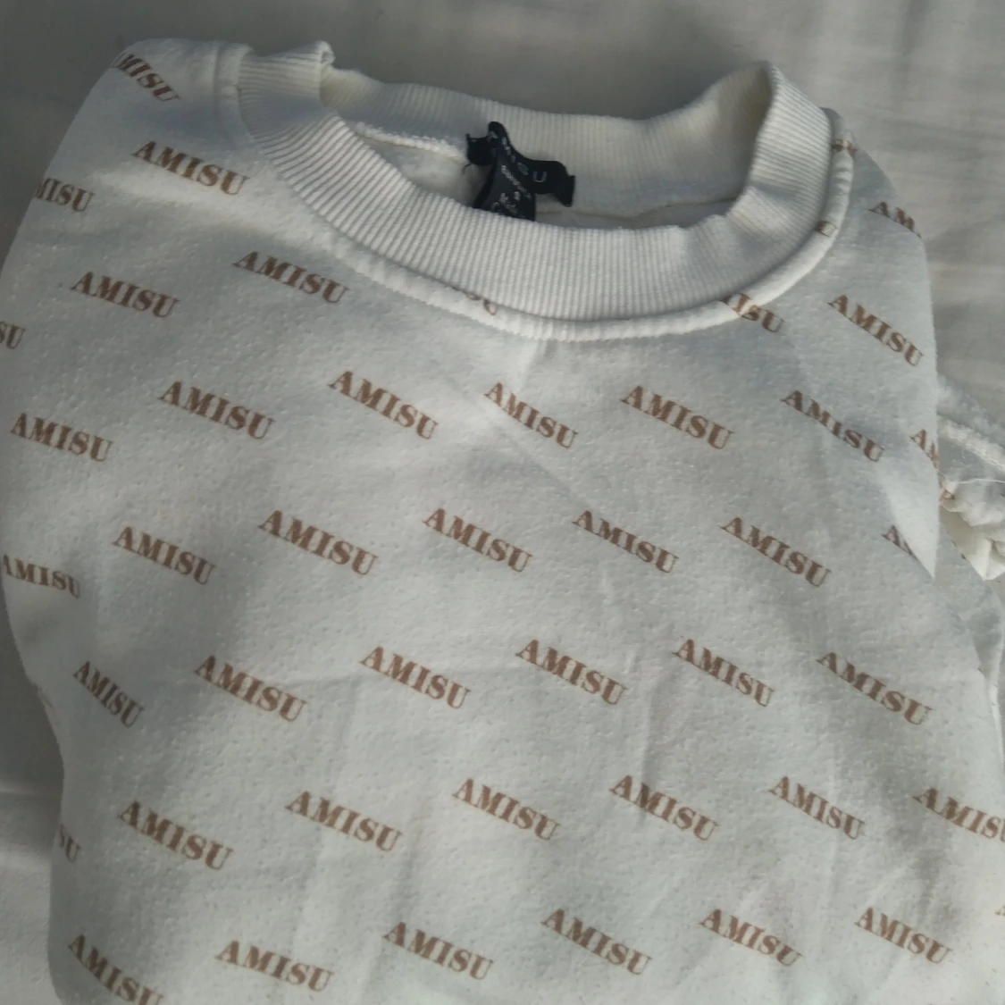 Vit tjocktröja med dragsko -S