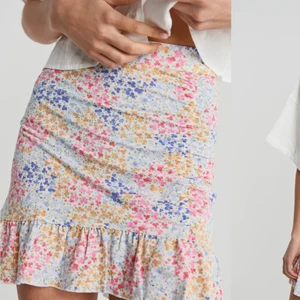 Trendig kjol från gina🤩 - Jättefin kjol från gina😍 endast använd en gång, så nyskick🤩💗 storlek xs 