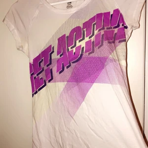 Skön tränings tröja  - Skön basic träningströja från Hm. Kan naturligtvis använda som en vanlig tröja. Pris kan diskuteras!