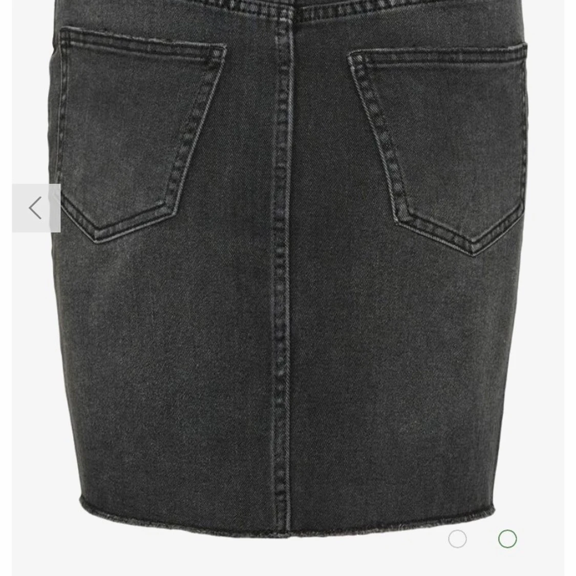 Svart jeanskjol, pieces