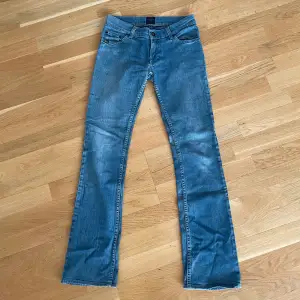 Blåa lågmidjade jeans från tiger of Sweden💕