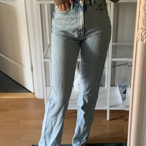Weekday  - Jättefina jeans i mycket bra skick🤍
