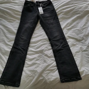 Boomerang jeans  - Smala snygga stretchiga grå jeans. Oanvända. Som vanlig storlek small. 