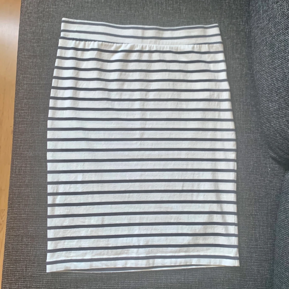 Randig pennkjol vit blå/svart storlek S - 90