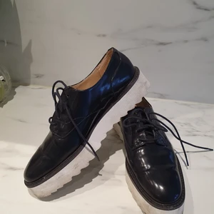 Loafers Zara - Snygga skor från Zara. Fint skick, använda 2 ggr. Nypris 399:-