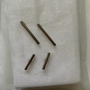 Öronhängen - Öronhängen från Gina tricot. Silvriga stavar. Säljer eftersom dom aldrig kommer till användning.                 • 𝐅𝐫𝐚𝐤𝐭 𝐢𝐧𝐫𝐚̈𝐤𝐧𝐚𝐭 𝐢 𝐩𝐫𝐢𝐬𝐞𝐭! • 📩🤍   