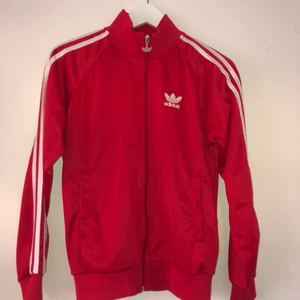 Adidas zip tröja - Inte mycket använd, Storlek S