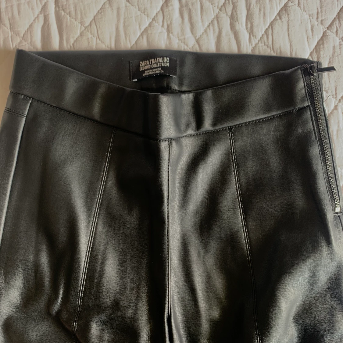 Fake läder byxor - 91