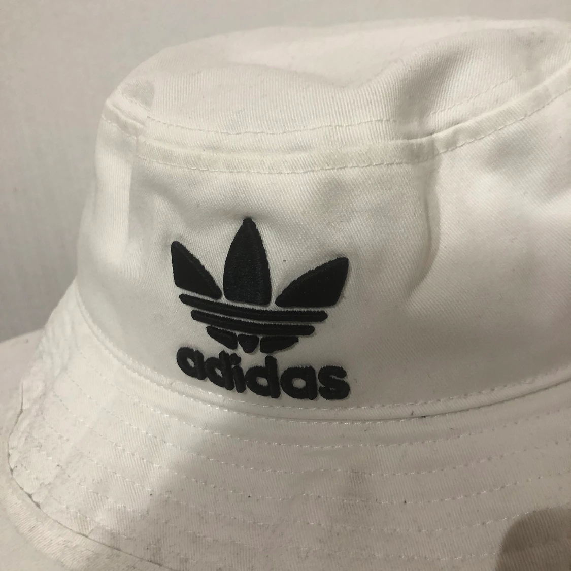 adidas fiskehatt - 90