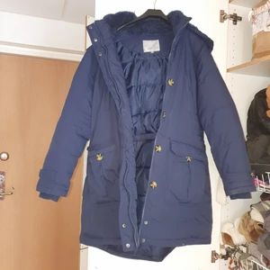 Har använt två vinter sen inget mer typ  - Jätte fin vinter jacka 