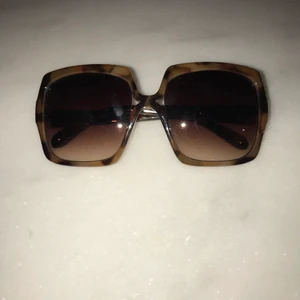 Oversized sunglasses - Oversized sunglasses in perfect condition