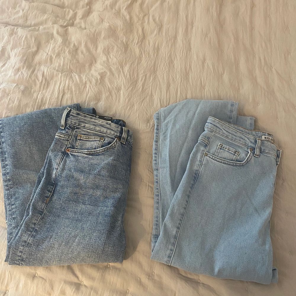 Jag säljer två oanvända jeans från Monki och Madlady för 400kr tillsammans. Det går även att köpa ett par för 250kr. De mörka är i storlek W:27 och de ljusa i storlek 36. Jag står för frakten.. Jeans & Byxor.