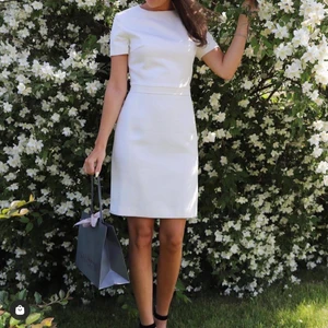 Klänning från Salinette - Helt ny klänning från Salinette, aldrig använd med prislapp på. Läs mer om klänningen på salinette.com. Inköpt för 2499:-, storlek S, passar både xs och s 