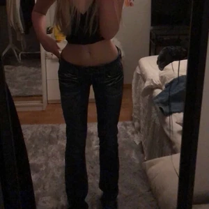 Lågmidjade jeans - Såå fina men kommer inte till användning 😚😚 om många är intresserade blir det budgivning!!