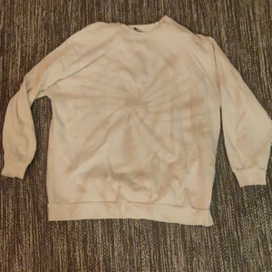 Sweater L - Pink and white tie dye sweater L