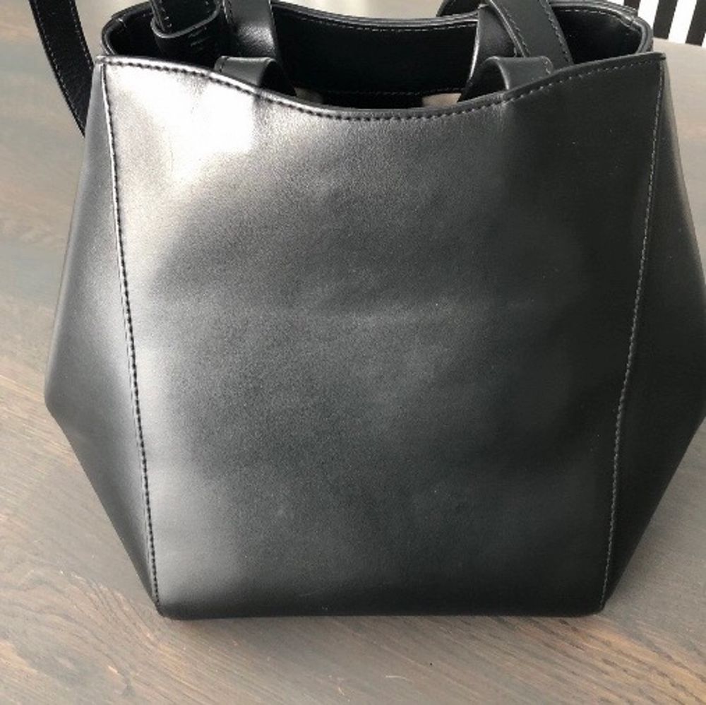 Filippa K shelby mini bucket bag | Plick Second Hand