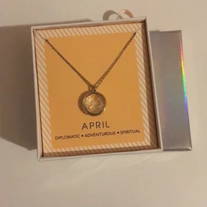 Nytt halsband - Oanvänt halsband med april månadssten 