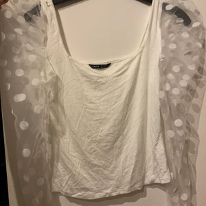 Topp - Topp i strl S, passar Xs med.  Aldrig använd.