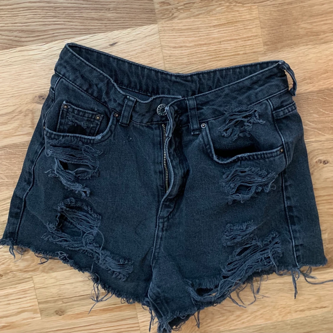 Svarta jeansshorts