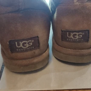 UGG skor - Väl använda men hela