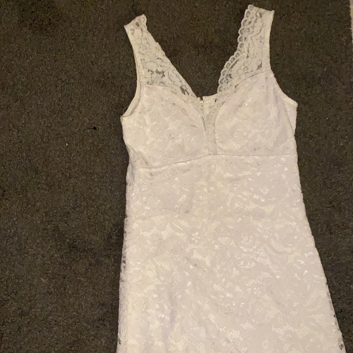 Vit spetsklänning - 90