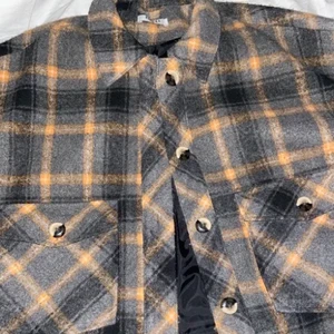 Superfin rutig jack - Säljer denna supersnygga oversized rutiga jackan då den tyvärr inte kommer till användning, köpt här på plick. Skriv privat för fler frågor!💕