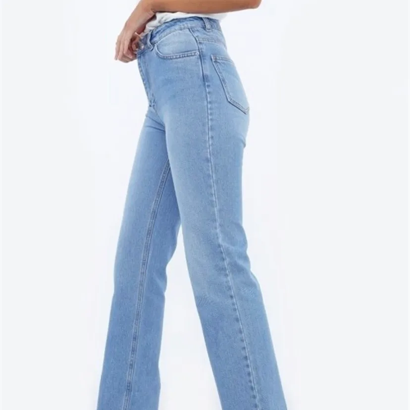 Raka jeans från chiquelle, köparen står för frakten. Jeans & Byxor.