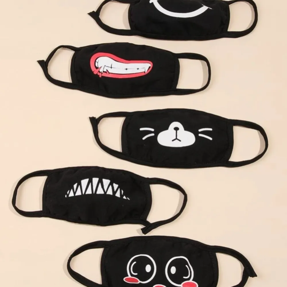 Nya roliga och mjuka masker som passar bĂ„de barn och vuxnađ»đč 50kr/st + 12kr frakten Om man köper 2 eller mer sĂ„ bjuder jag fraktenđđ»ââïž För frĂ„gor/bilder/köp dm i chattenđ€ . Asusteet.