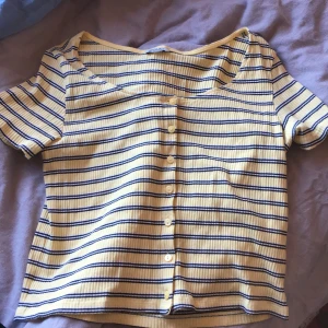 Söt tröja - Söt tröja från monki, aldrig använd så i bra skick!