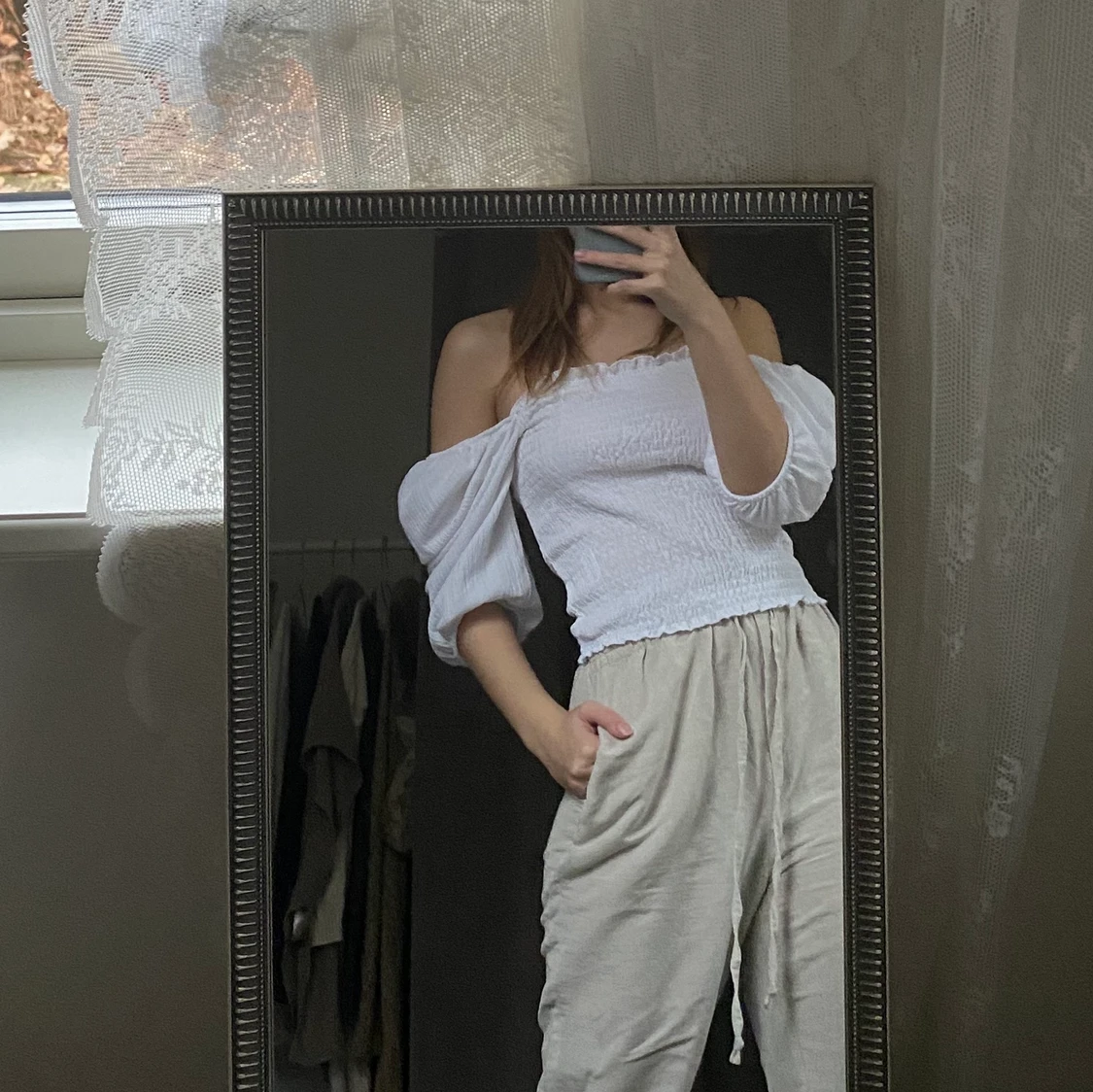 Vit topp med puffärmar 