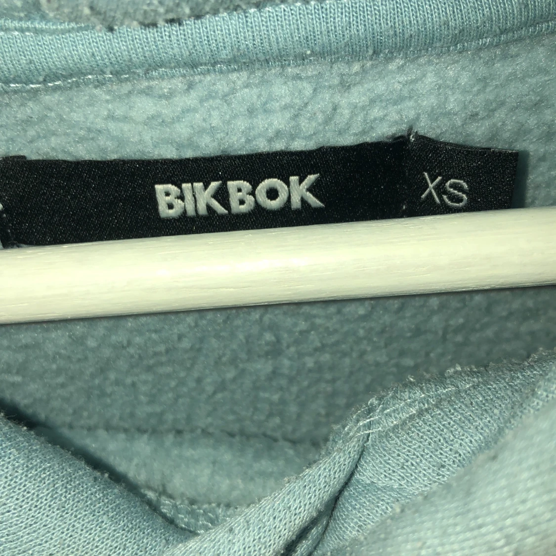 Ljusblå hoodie  - 90