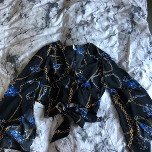 Top - En fin top eller va man ska säga från new yorker, kommer inte till användning och har bara används ett fåtal gånger!! 