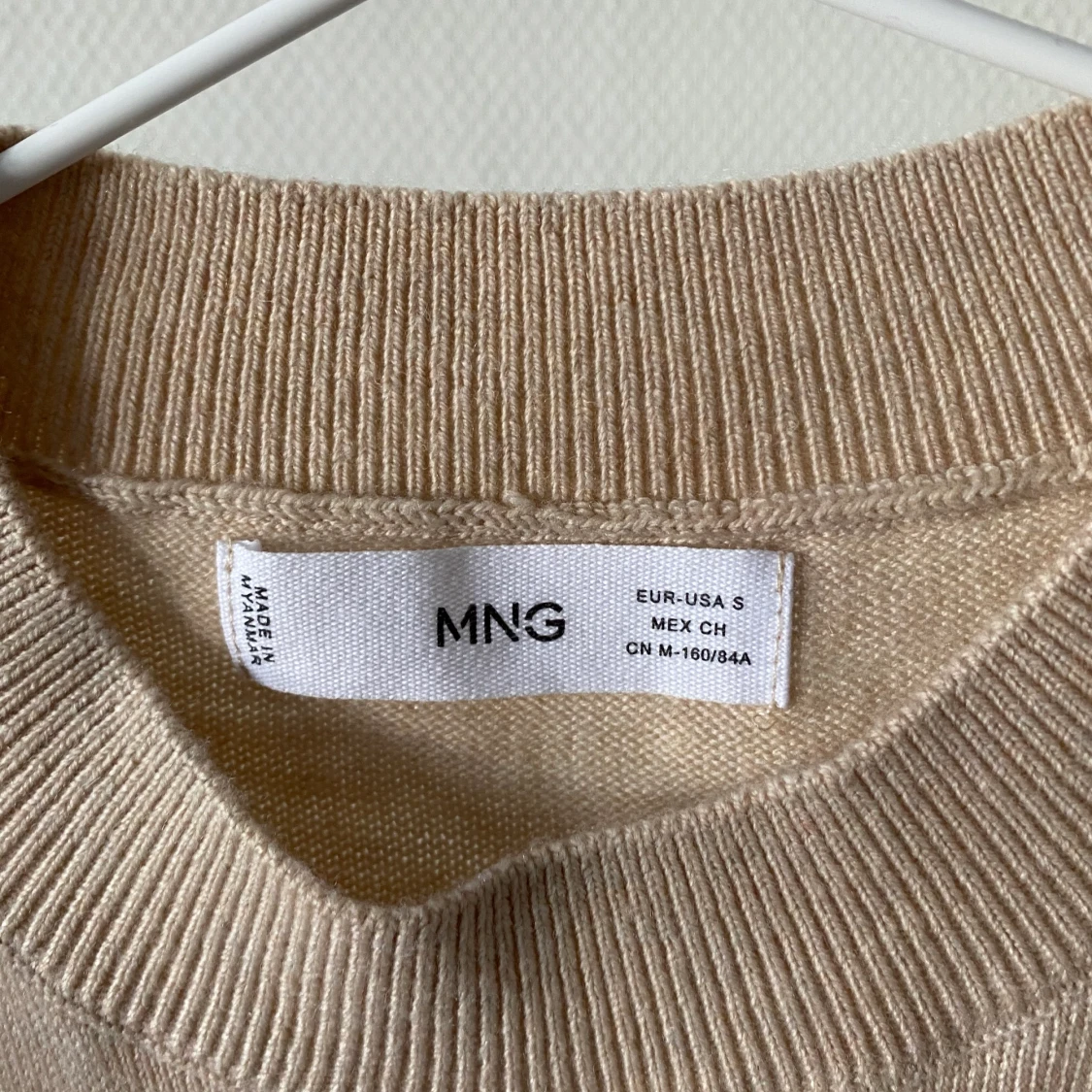 Tunn beige väst  - 90