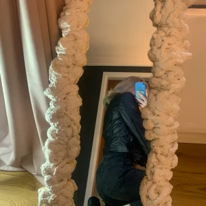 Skinnjacka - Köpt secondhand men den var för liten för min smak. Super fin och finns inga skavanker. Frakt ingår inte