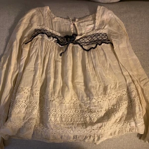 Odd Molly blus stl 1 - Odd Molly blus stl 1 i mycket fint skick! Pris kan diskuteras!