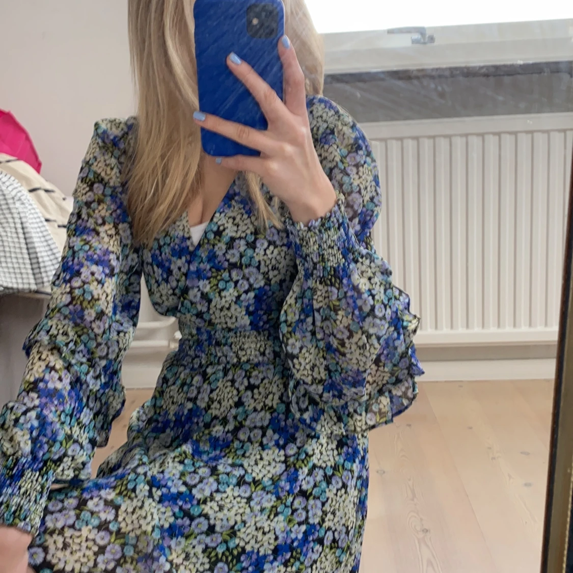 Blommig klänning - 91