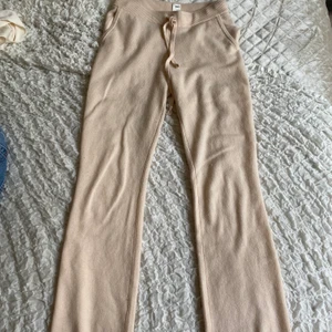 Softgoat Mjukisbyxor - Jätte fina ljusrosa mjukisbyxor / lounge byxor från softgoat. Andvända 2 gånger! Som nya!