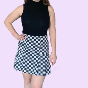 Rutig kjol - Rutig kjol i storlek M från The Ragged Priest. Använd 1 gång. 