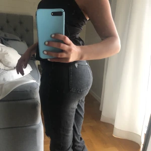 Grå håliga jeans - Fina jeans knappt använda, kan mötas upp eller frakta💖