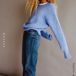 Jeans mid rise - Funderar på att sälja dessa poppulära jeans från zara. Helt slutsålda på hemsida.Kontakta vid intresse! Frakt på 80kr.