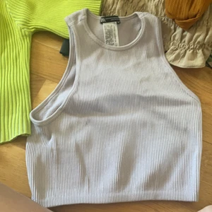 Lila topp - Säljer denna lilla topp från zara