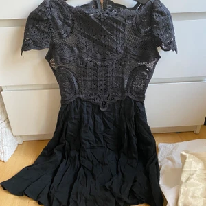 Klänning  - Svart klänning, använd 1 gång, står ej för frakt 