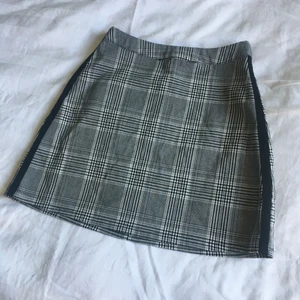 Kjol 🦭 - Rutig kjol 🦭 I fint skick, som ny 🦭