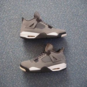 Nike Air Jordan 4 Retro Cool Grey 2019 - size: US 9,5 / EU 42-43 || Color: Cool Grey || Condition: Gently used