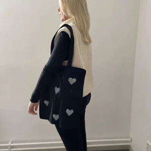 Tygkasse  - Tygkasse med reflex tryck ❤️‍🔥❤️‍🔥❤️‍🔥❤️‍🔥 köparen står för frakt ❤️‍🔥❤️‍🔥❤️‍🔥